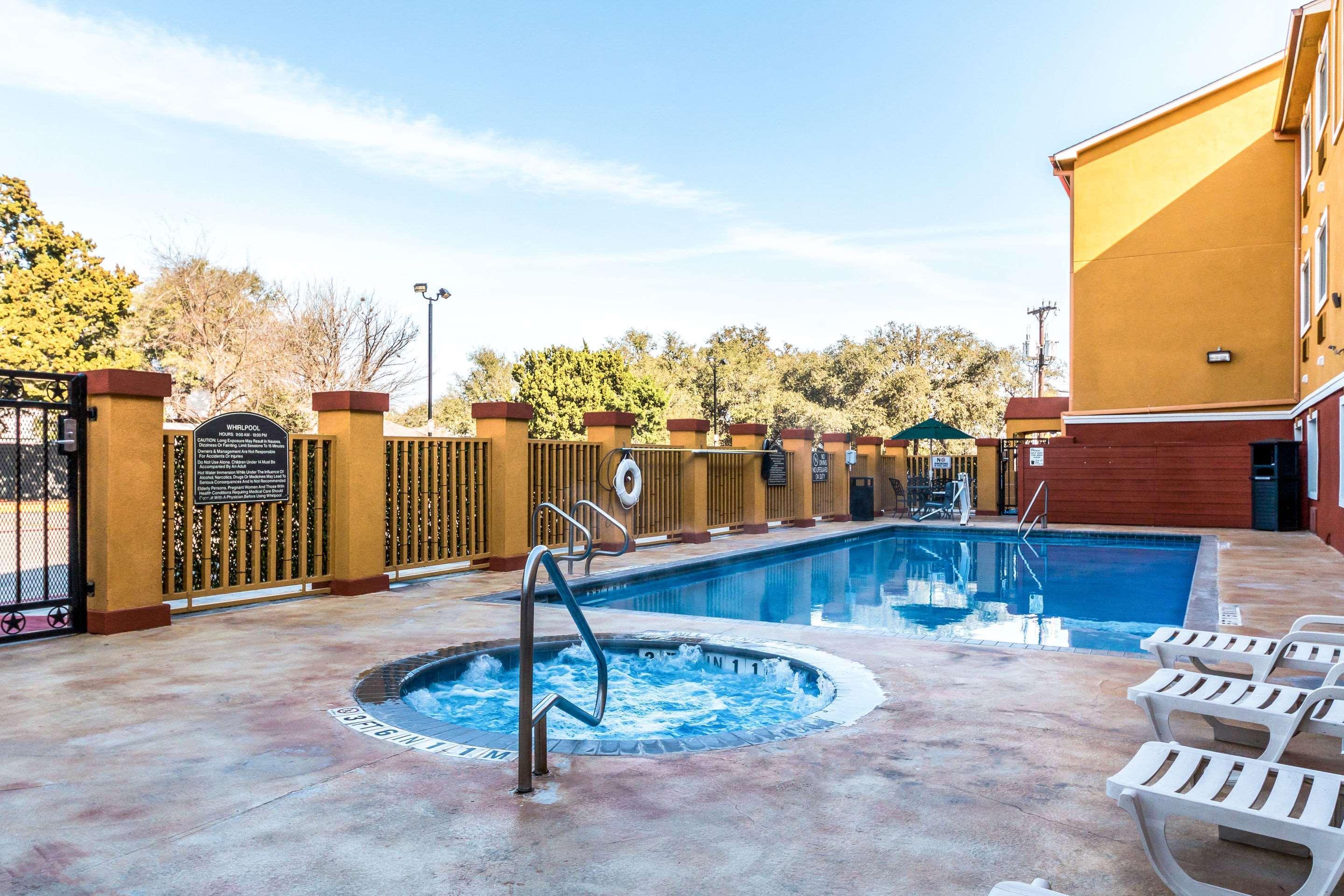 Quality Inn & Suites Seaworld North San Antonio Dış mekan fotoğraf