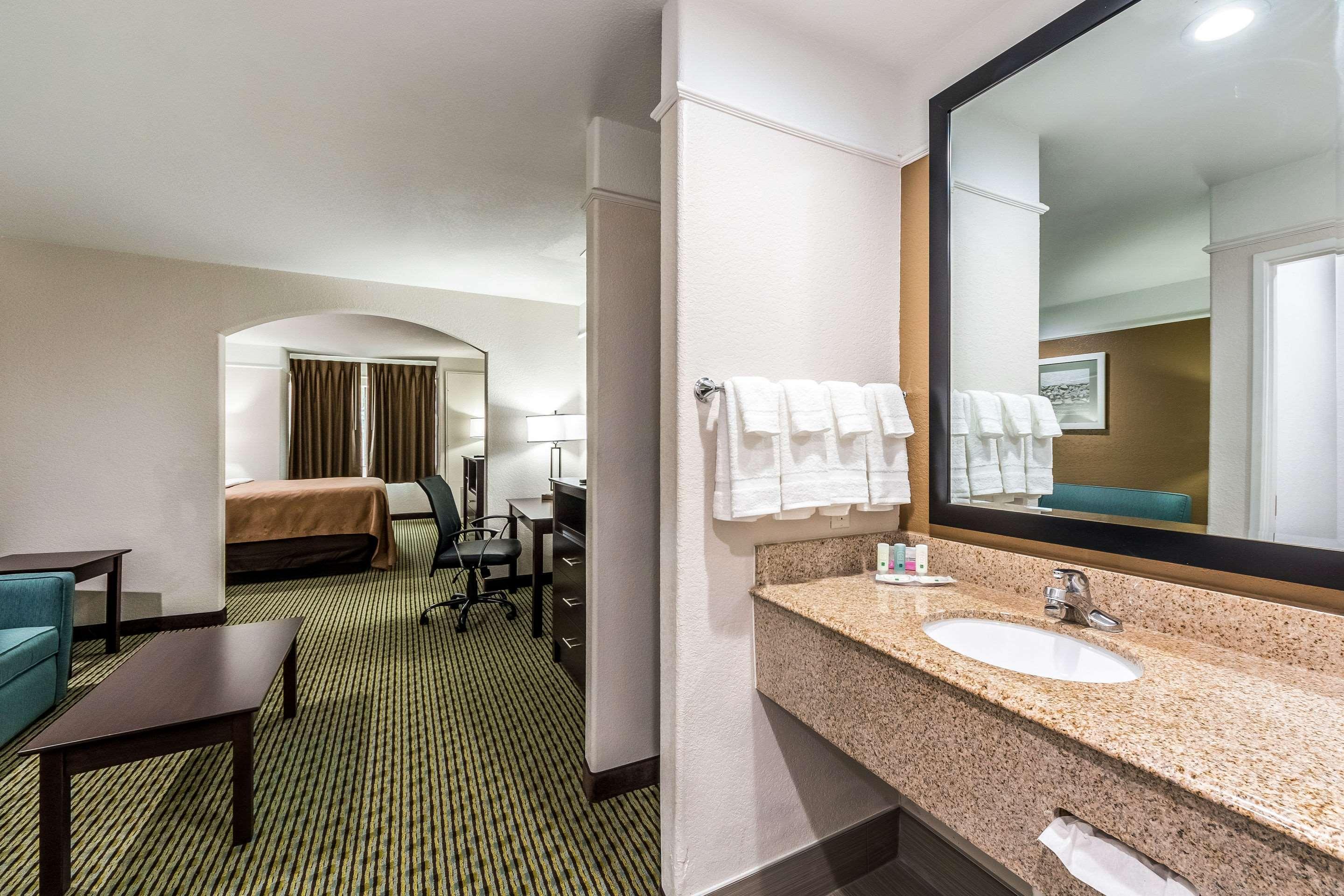Quality Inn & Suites Seaworld North San Antonio Dış mekan fotoğraf