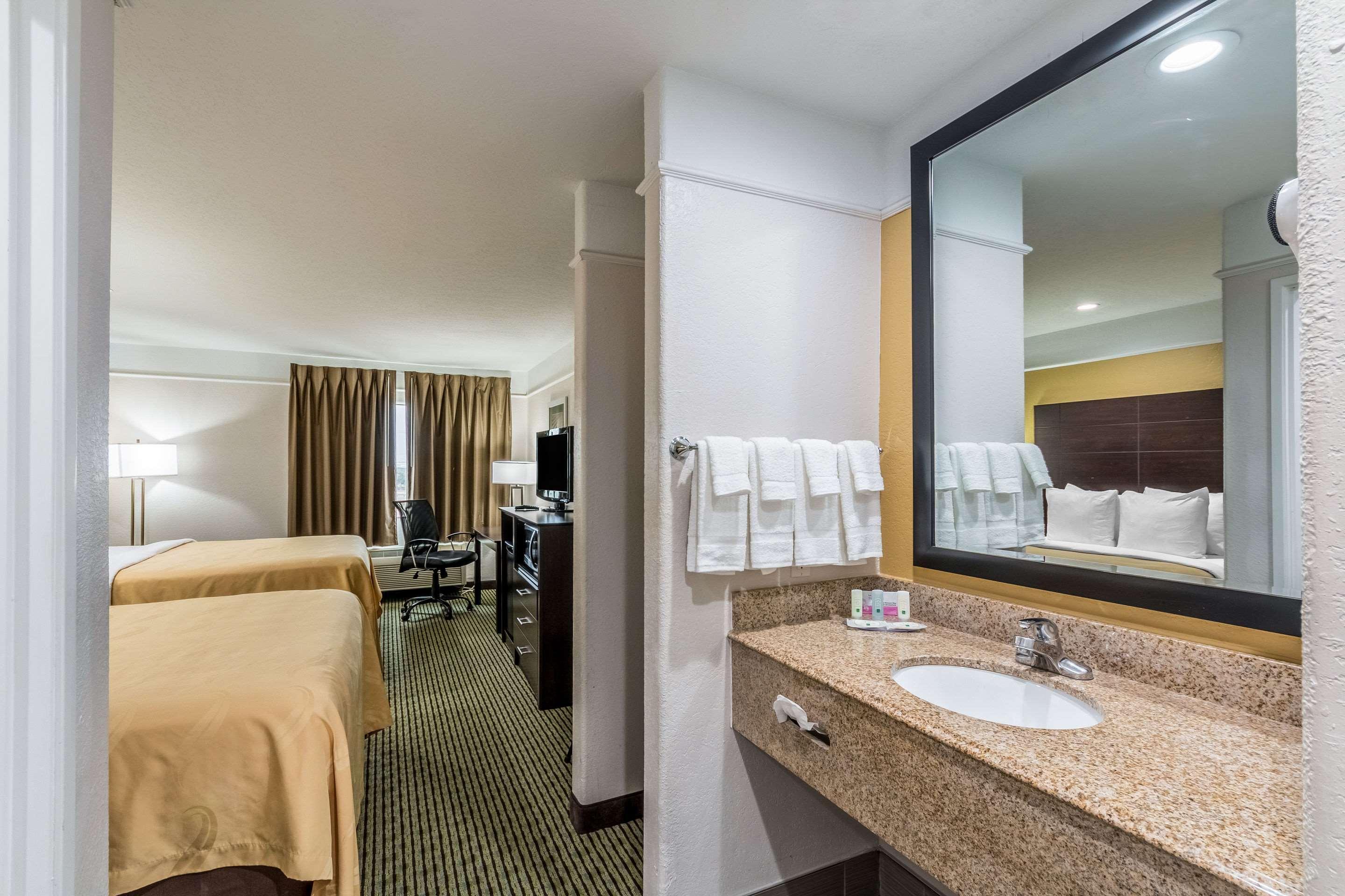 Quality Inn & Suites Seaworld North San Antonio Dış mekan fotoğraf
