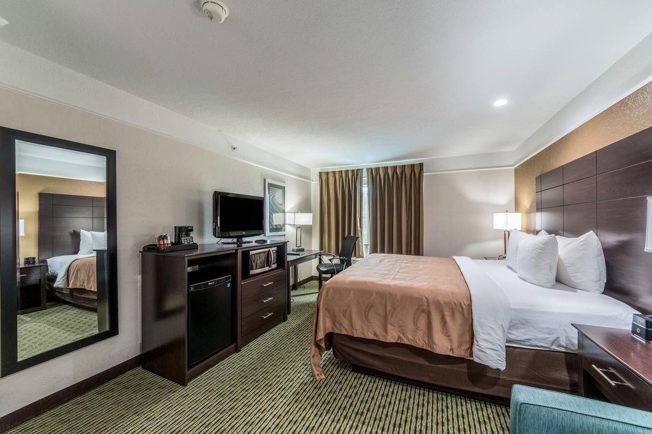 Quality Inn & Suites Seaworld North San Antonio Dış mekan fotoğraf