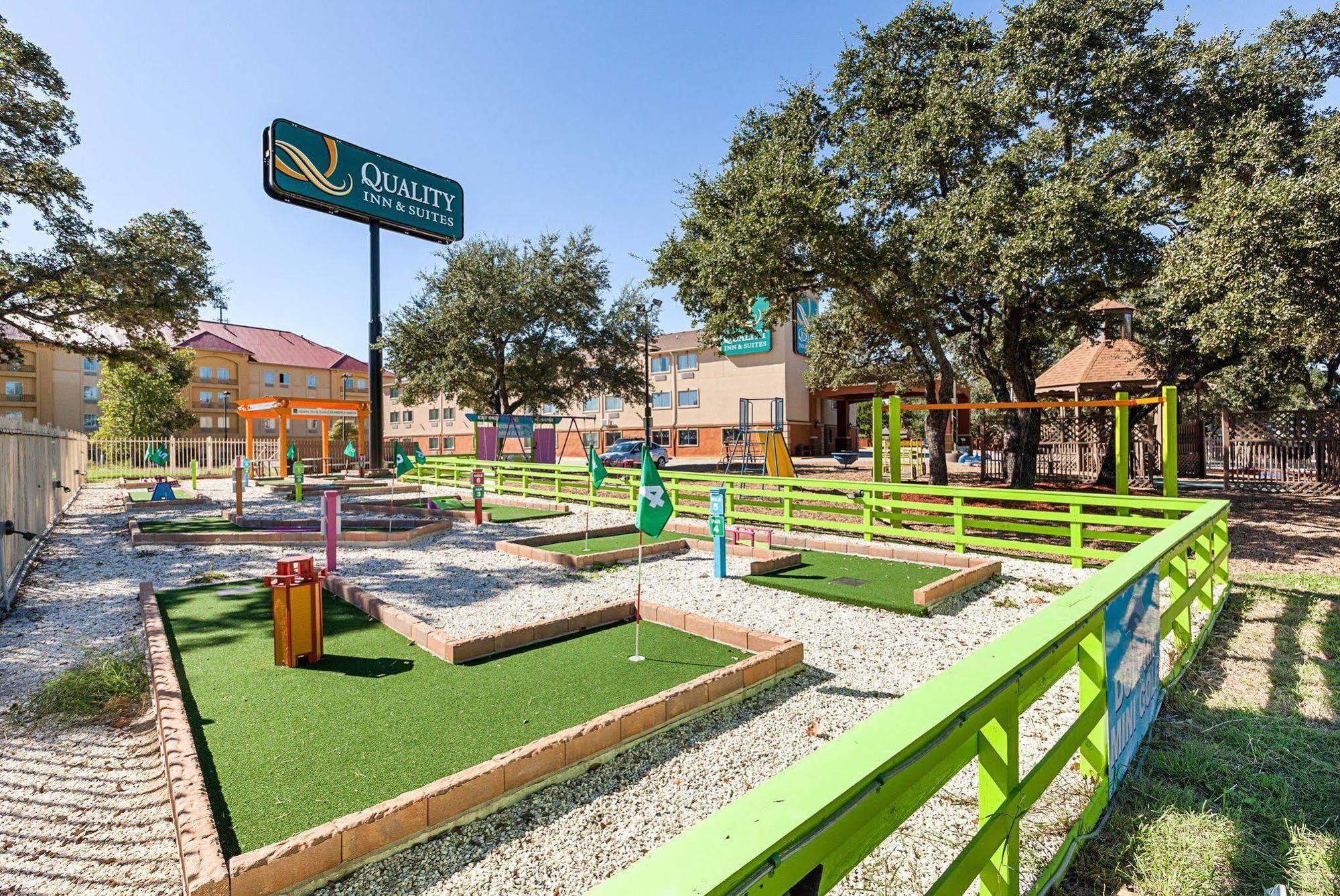 Quality Inn & Suites Seaworld North San Antonio Dış mekan fotoğraf